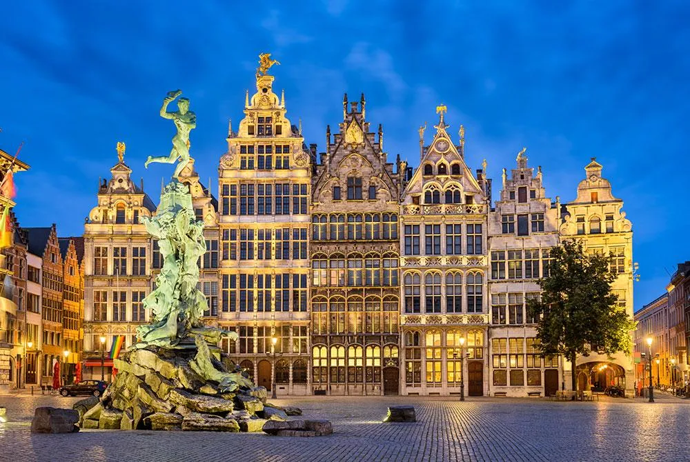 Grote Markt Antwerpen met historische gildehuizen